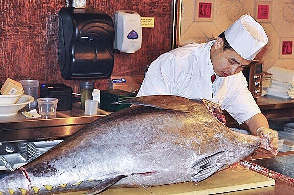 Bushniwa Grand Opening: NYC Tuna Cutting Show